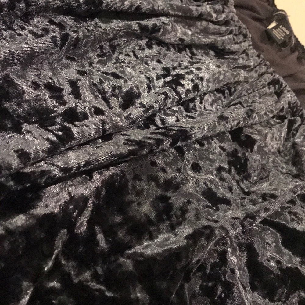 Crushed Velvet 💙 - Picture 3 of 5